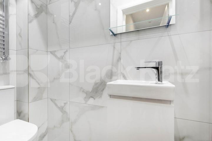 Newly refurbished one bed in Marylebone and mins to Regents Park Bell Street, Marylebone